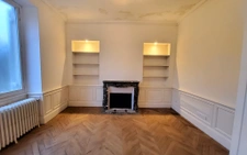 Maison de maître de 240 m2 à rénover   Plein centre de Chemi