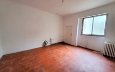 Maison de maître de 240 m2 à rénover   Plein centre de Chemi