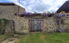 MAISON AVEC GRANGE ET DEPENDANCES