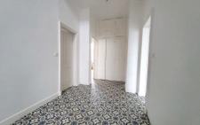 Maison de maître de 240 m2 à rénover   Plein centre de Chemi