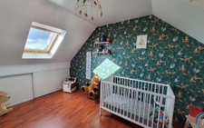 MAISON A ETAGES - 4 CHAMBRES ET 1 BUREAU