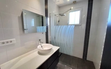 MAISON SUR SOUS-SOL - 5 CHAMBRES