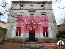 Maison de maître de 240 m2 à rénover   Plein centre de Chemi