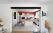 Maison rénovée avec piscine à Saint-Georges-des-Gardes 