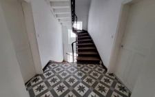 Maison de maître de 240 m2 à rénover   Plein centre de Chemi