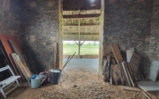 MAISON AVEC GRANGE ET DEPENDANCES