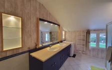 MAISON SUR SOUS-SOL - 5 CHAMBRES ET +