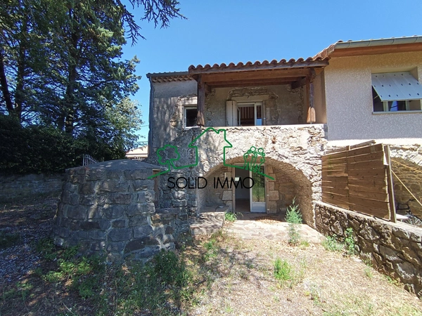 Maison en pierre de 56 m2 avec terrain de 392 m2 sur Aubenas