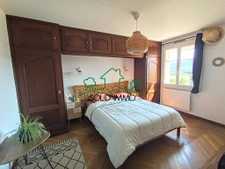 Maison traditionnelle d'une superficie habitable de 196 m2 s