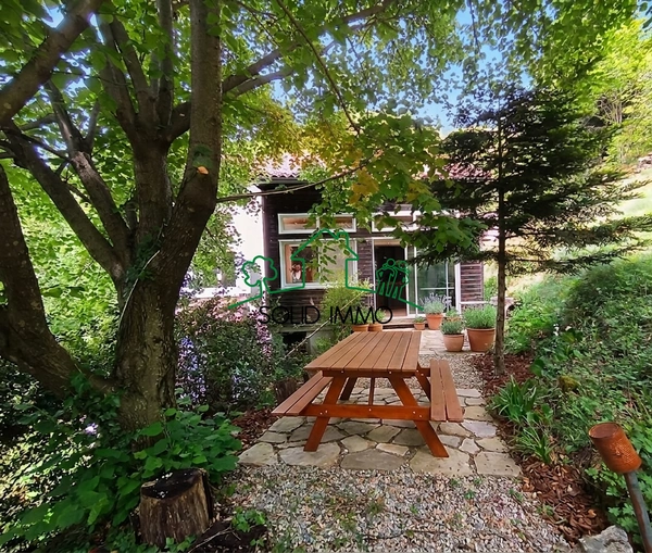 Maison traditionnelle de 113 m2 avec terrain de 11 000 m2 su