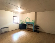 Appartement avec local commercial dans le centre ville d'Aub