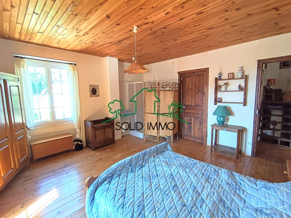 Maison traditionnelle de 150 m2 avec terrain sur la commune 