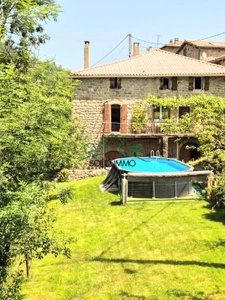 Maison traditionnelle d'une superficie habitable de 156 m2 s