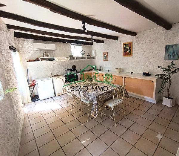 Maison traditionnelle de 194 m2 sur la commune de Meyras 073