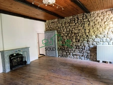 Bâtisse de charme du 19 ème siècle sur la commune de Mayres 