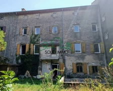 Bâtisse de charme du 19 ème siècle sur la commune de Mayres 