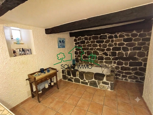 Maison traditionnelle de 194 m2 sur la commune de Meyras 073