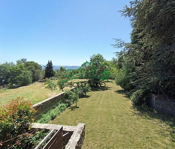 Maison en pierre de 56 m2 avec terrain de 392 m2 sur Aubenas