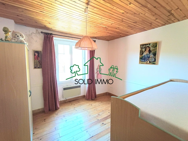 Maison traditionnelle de 150 m2 avec terrain sur la commune 