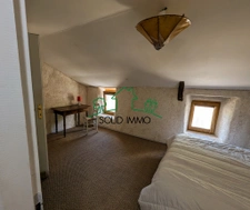 Bâtisse en pierre sur la commune de Labastide sur Besorgues 