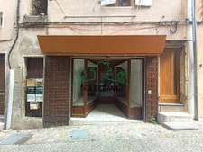 Appartement avec local commercial dans le centre ville d'Aub
