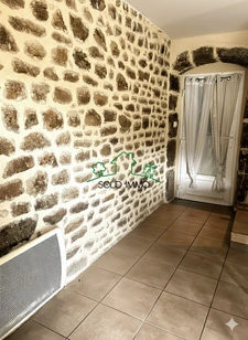 Maison Traditionnelle rénovée de 71 m2 avec Bâtisse attenant