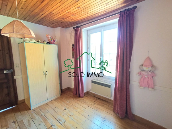 Maison traditionnelle de 150 m2 avec terrain sur la commune 