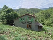Maison traditionnelle de 113 m2 avec terrain de 11 000 m2 su