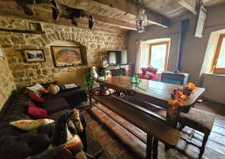 Bâtisse en pierre sur la commune de Labastide sur Besorgues 