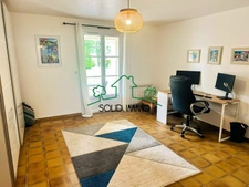 Maison traditionnelle d'une superficie habitable de 196 m2 s