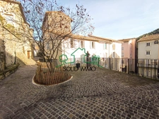 Maison de ville avec cave sur la commune de Vals les Bains 0