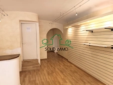 Appartement avec local commercial dans le centre ville d'Aub