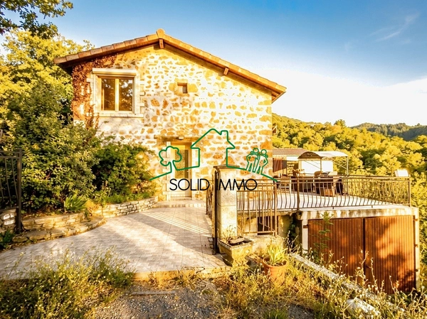 Maison Traditionnelle de 135 m2 sur la commune de Genestelle