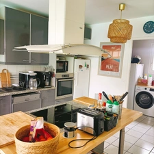 MAISON LUMINEUSE AVEC PISCINE DANS LE QUARTIER RECHERCHE DE 