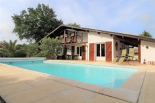 Maison familiale de 129 m2 avec piscine sur grand terrain