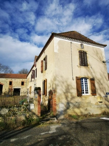 Ancien corps de ferme avec maison bigourdane + 9ha
