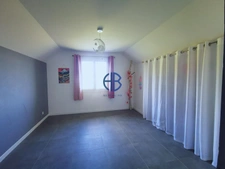 PANORAMA À COUPER LE SOUFFLE DANS UNE MAISON DE CHARME DES ANNÉES 80