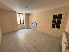 Rare à La Côte-Saint-André : Maison Familiale Spacieuse de 184 m² avec Double Garage