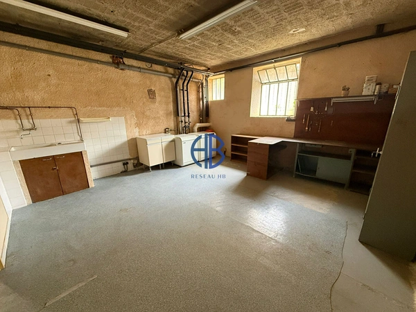 Rare à La Côte-Saint-André : Maison Familiale Spacieuse de 184 m² avec Double Garage