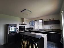 PANORAMA À COUPER LE SOUFFLE DANS UNE MAISON DE CHARME DES ANNÉES 80