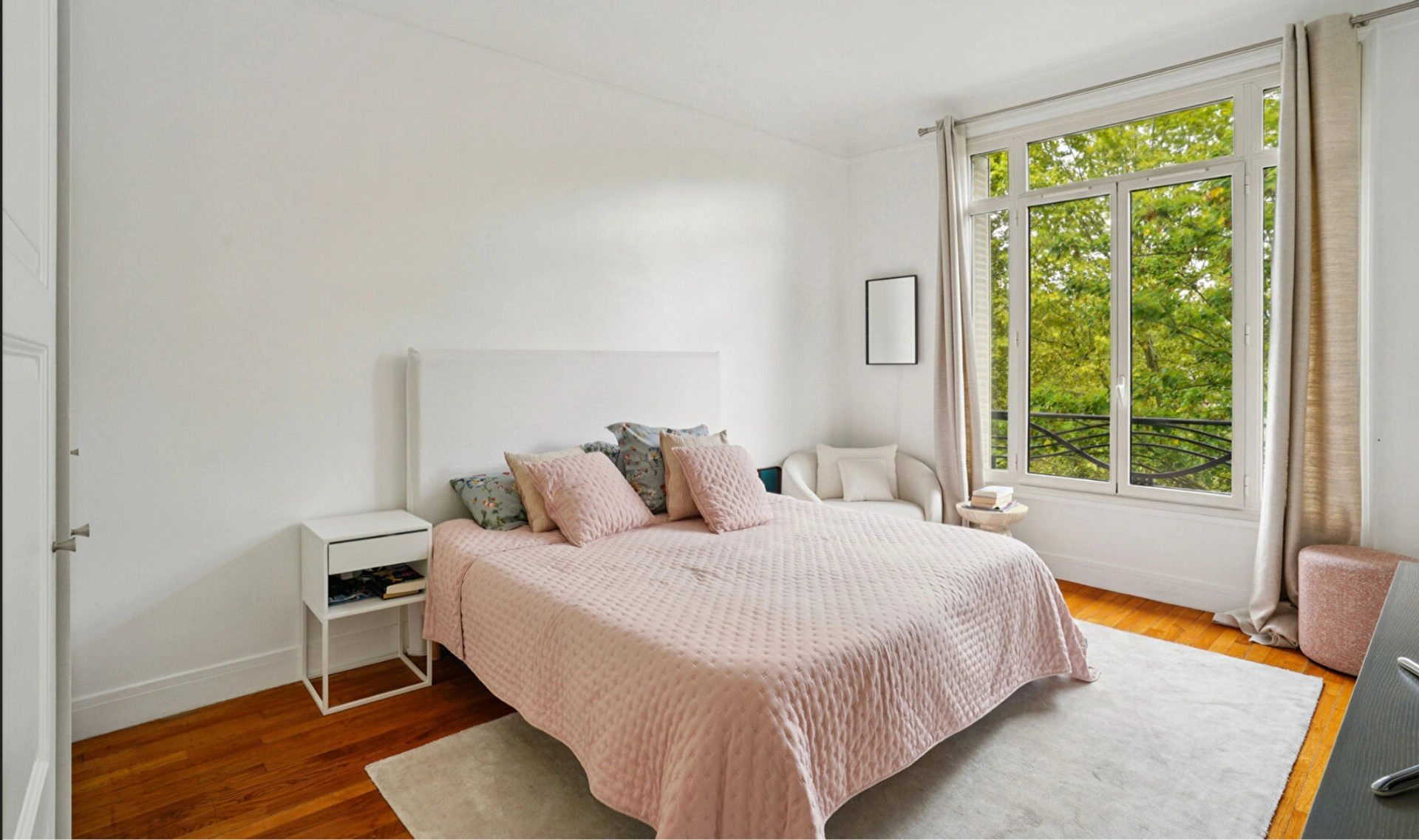 Appartement familial lumineux avec de beaux volumes 11