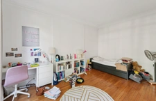 Appartement familial lumineux avec de beaux volumes 7