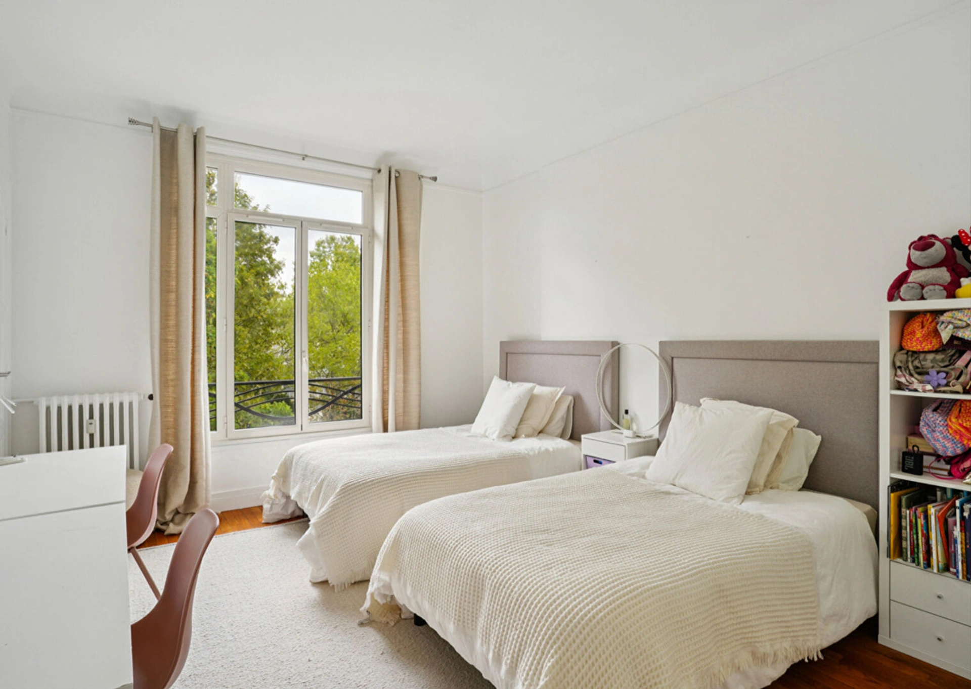 Appartement familial lumineux avec de beaux volumes 4