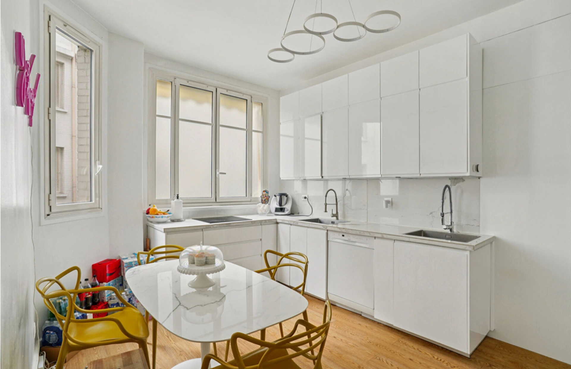Appartement familial lumineux avec de beaux volumes 9