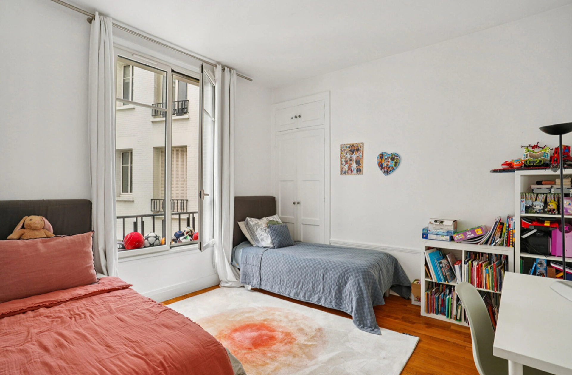 Appartement familial lumineux avec de beaux volumes 5