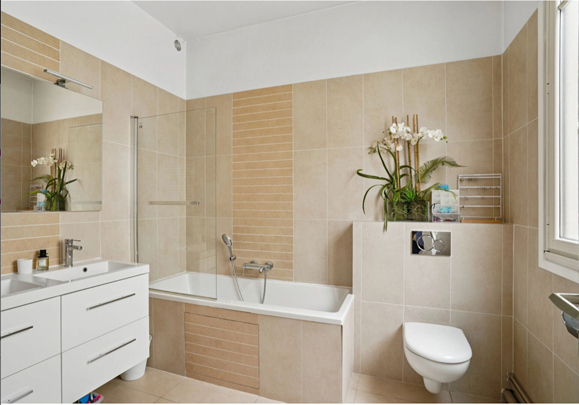 Appartement familial lumineux avec de beaux volumes 10