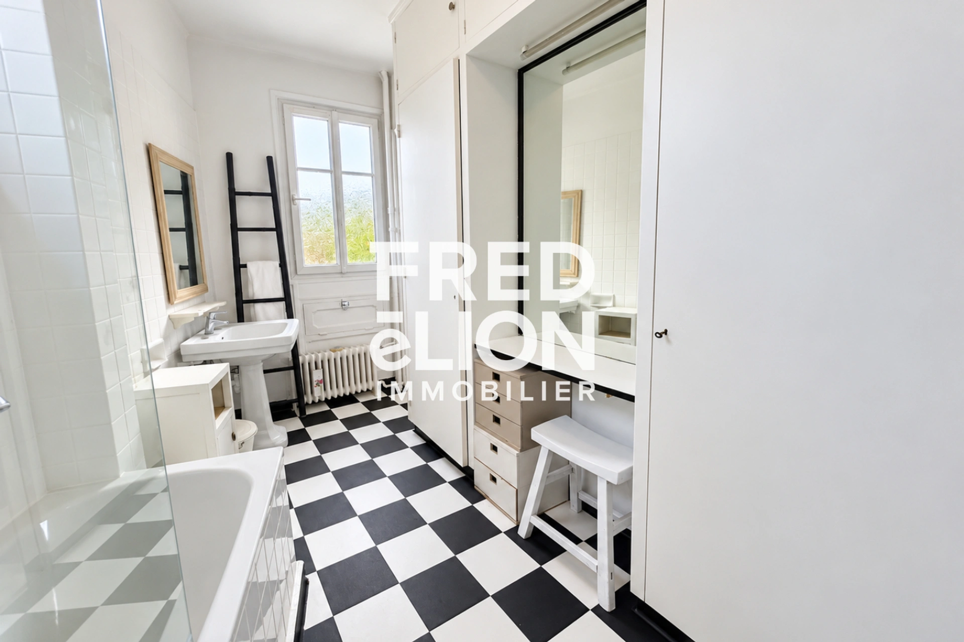 PARIS 16e - ÉLÉGANT 121 M², 2 CHAMBRES ET DOUBLE RÉCEPTION 8