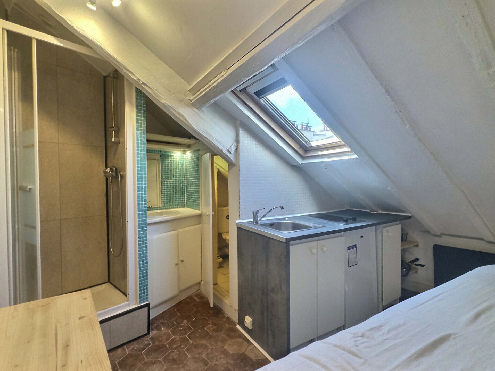 STUDIO PROCHE ARC DE TRIOMPHE 2