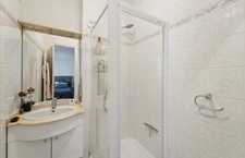 Appartement familial lumineux avec de beaux volumes 9