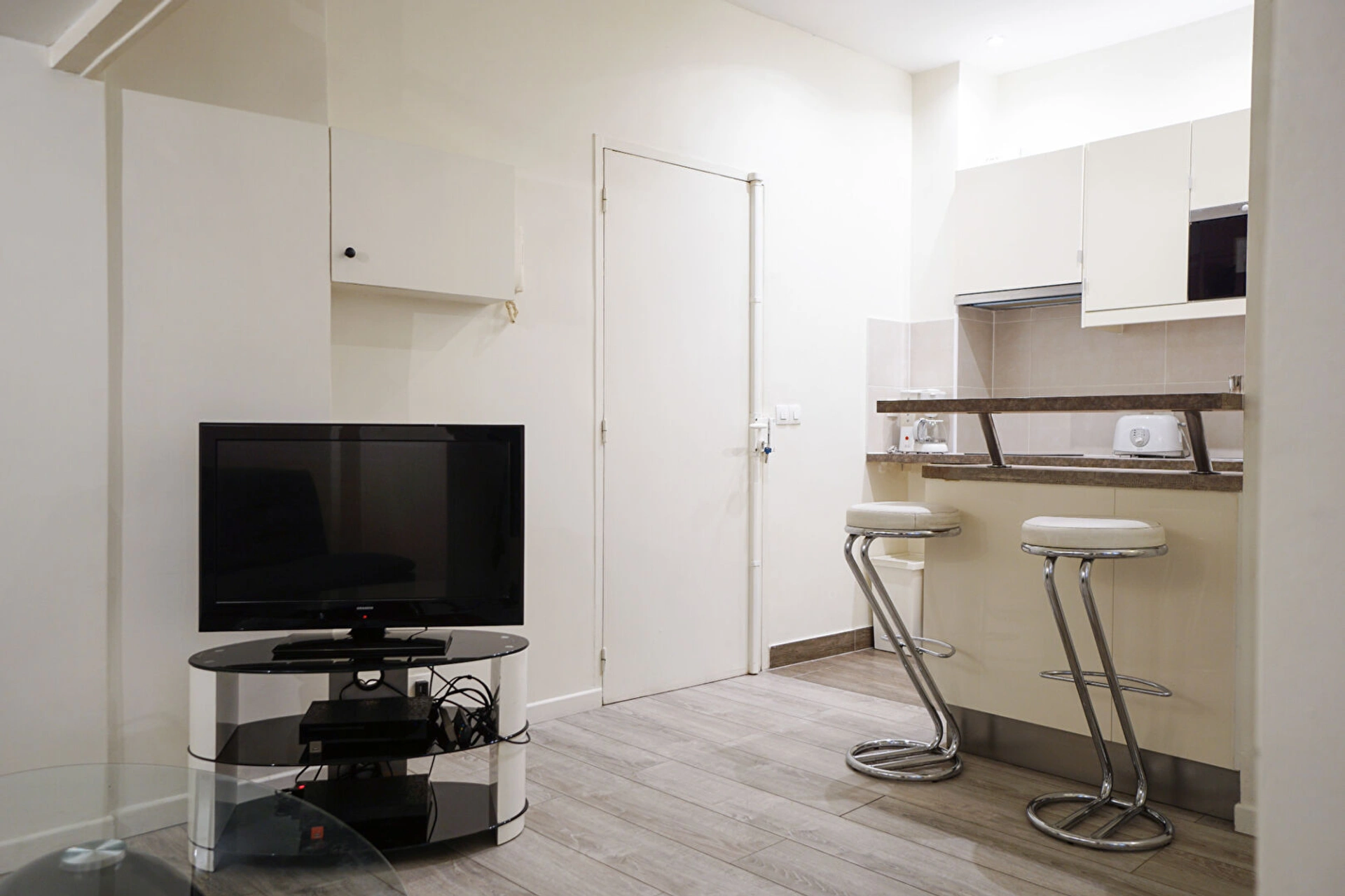 PARIS 17 - Rue de SAUSSURE 9